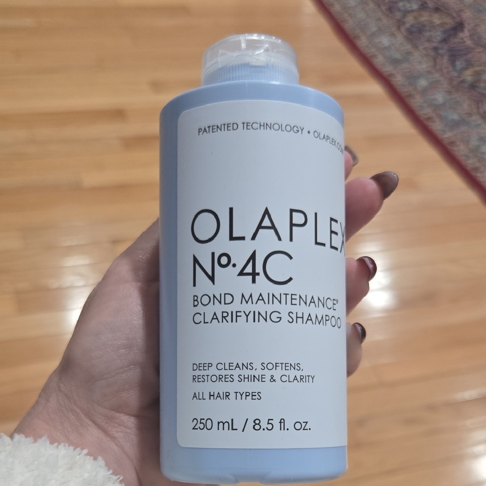 Olaplex No.4C Clarifying Shampoo